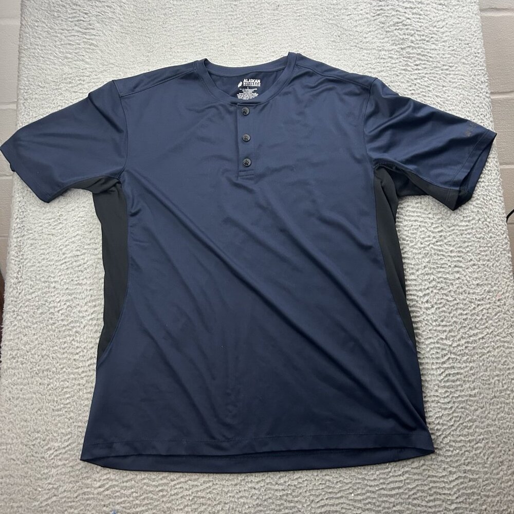 Duluth Trading Alaskan Men's AKHG PermaFrost Short Sleeve Henley Blue Size Large